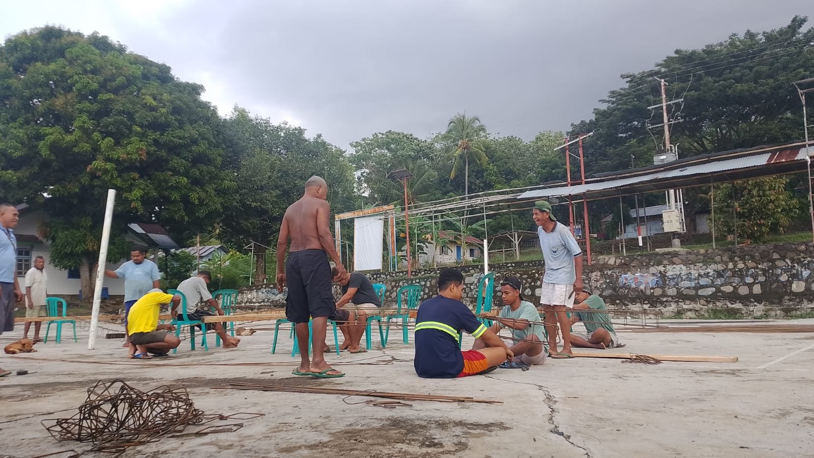 PEMBANGUNAN AULA KANTOR DESA BOBA OLEH RT 12